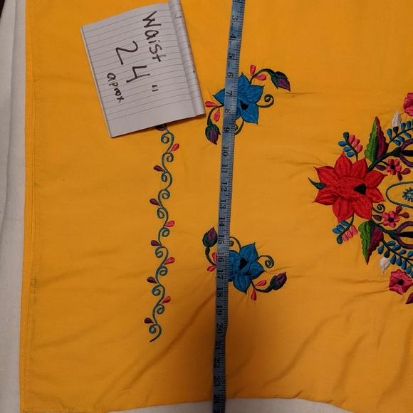 Floral Embroidered Mexican blouse - Picture 8 of 9